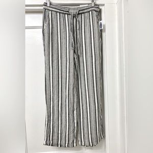 **NWT**  Old Navy drawstring wide leg, linen pant with front and back pockets